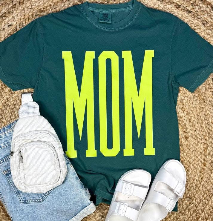 MOM TEE